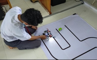 Tim Robotik MAN 3 Palembang Ikut Kompetisi Kembangkan Robot Prokes Cegah Covid-19