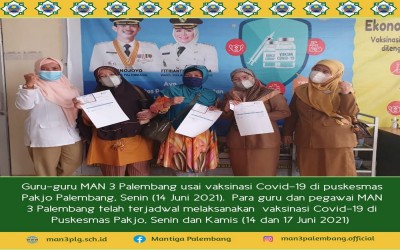 Guru MAN 3 Palembang Vaksin Covid-19 Massal di Puskesmas Pakjo