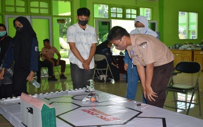 47 Tim Pelajar Se Indonesia Ikuti Sumatera Robotics Competition 2021